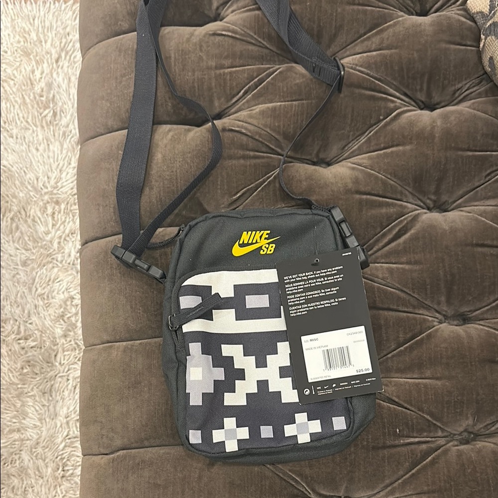 Nike Black and Gray Messenger Bag Modern Design